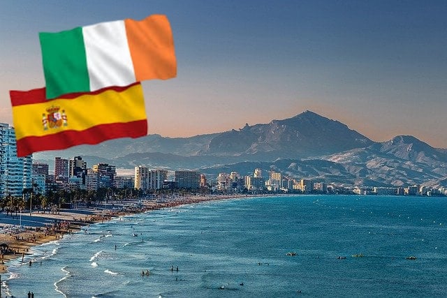 Where do Spain's Irish residents live?