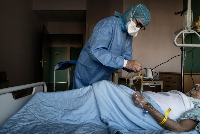 France's Covid-19 death toll passes 40,000