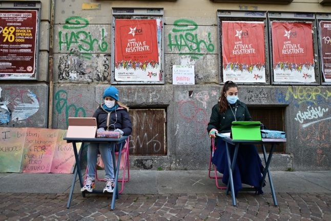 Italian pupils protest school Covid closure with street learning