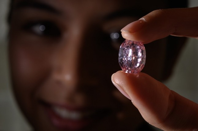 Rare pink diamond to go under hammer in Geneva