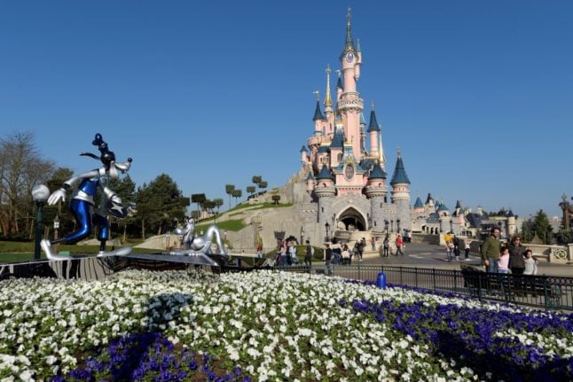 Disneyland Paris to stay closed until February