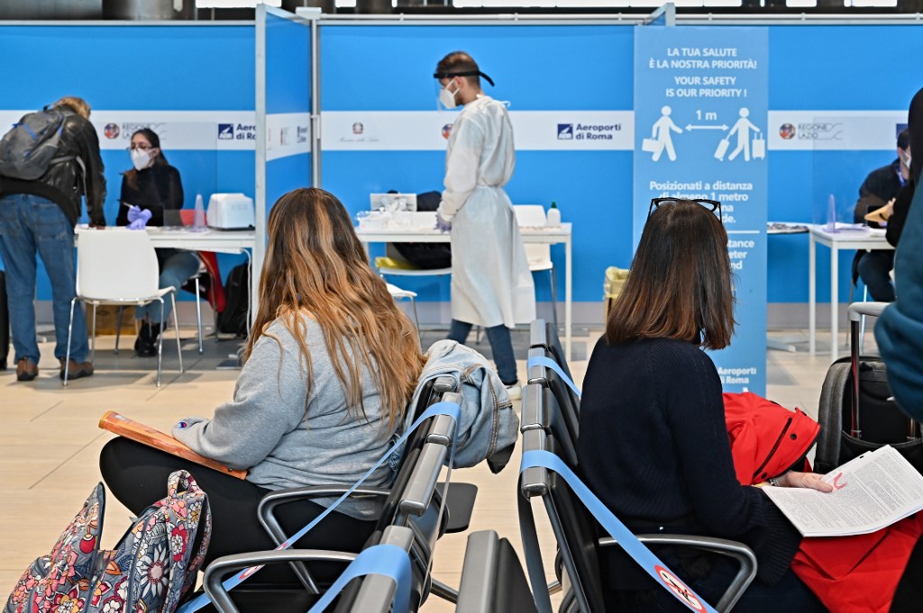 First Covidtested flight lands in Rome from New York