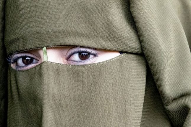 Swiss favour ‘burqa ban’, poll shows