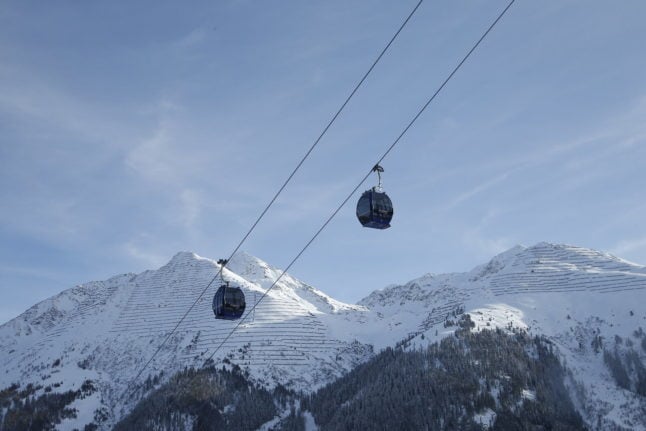Police fine almost 100 foreigners at Austrian ski resort