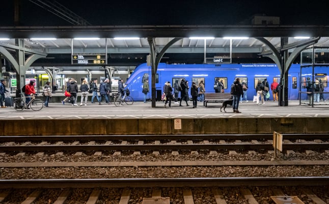 IN STATS: How many trains ran on time in Sweden in 2020