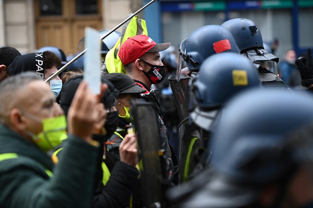 Amnesty condemns 'arbitrary' detentions during protest in Paris
