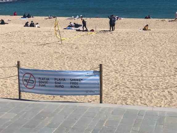 No smoking on the beach in Barcelona