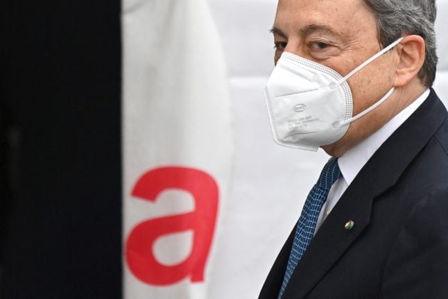 Italian PM says he will have the AstraZeneca vaccine