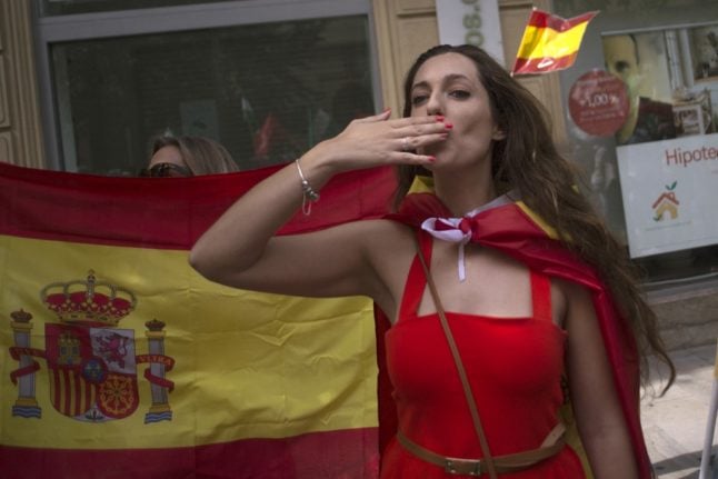 The most common mistakes foreigners make when greeting people in Spain 