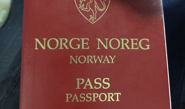 What’s the difference between becoming a permanent resident in Norway and gaining Norwegian citizenship? 