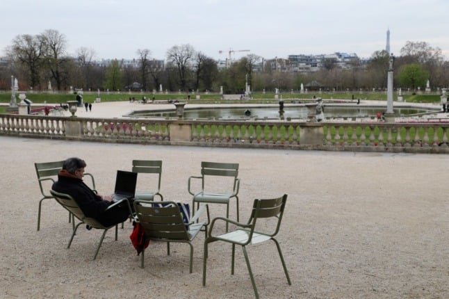 French workers to begin returning to offices from June 9th