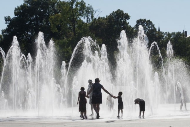 Temperatures predicted to reach 35C as parts of France approach heatwave warnings