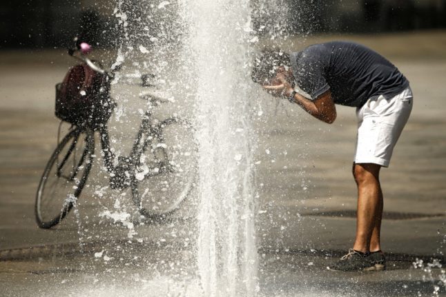 Fried eggs and sweaty underpants: 10 phrases to complain about the heat like an Italian
