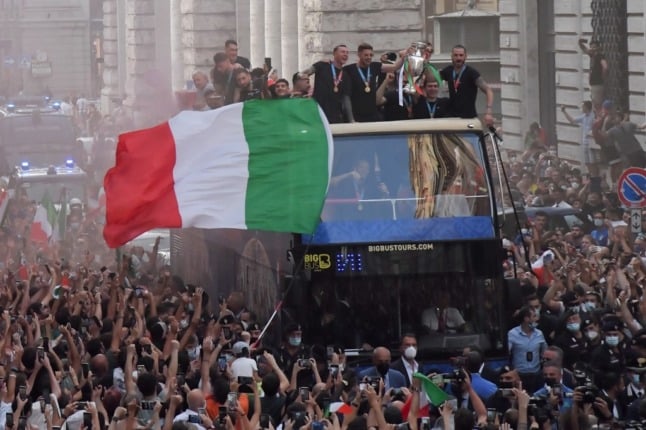 Euro 2020: Concern about virus spread after Italy players’ ‘unauthorised’ victory parade through Rome