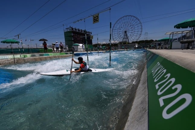 Austria's Viktoria Wolffhardt takes part in a Canoe Slalom training session at the Kasai canoe slalom centre in Tokyo Bay, ahead of the Tokyo 2020 Olympic Games. (Luis ACOSTA / AFP)