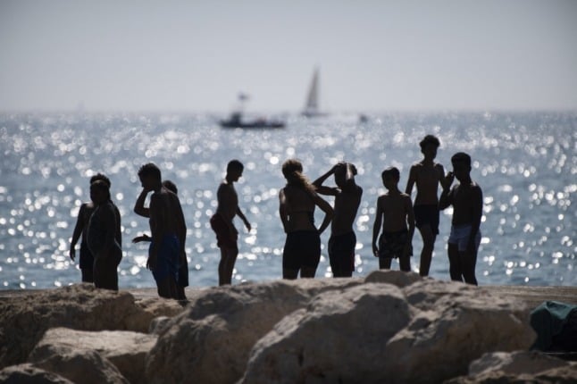 France to swelter in 40C temperatures as heat dome pushes north