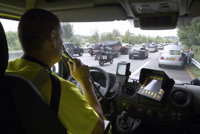 Who to call and what to say in a driving emergency in France