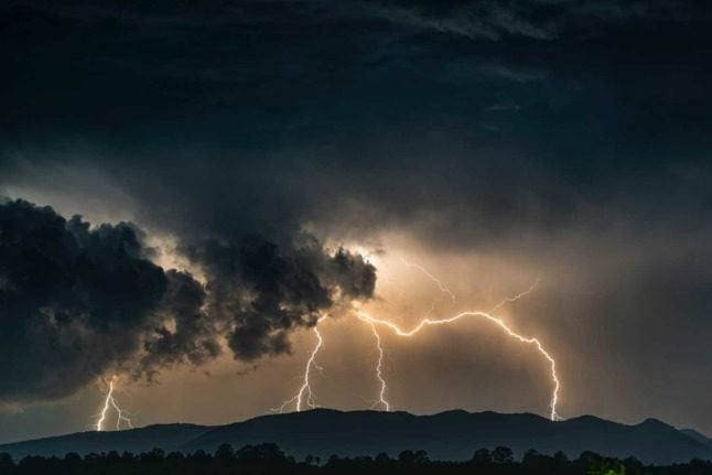 Warm weather then thunderstorms predicted for Austria this week