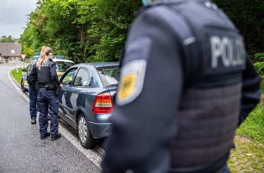 Germany starts spot checks at borders, as new test obligation begins