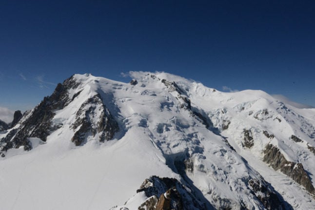French experts say Mont Blanc has shrunk by almost 1 metre