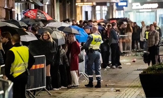 Malmö nightclub queue pandemic restrictions Sweden