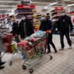 French supermarket opens store with no checkouts