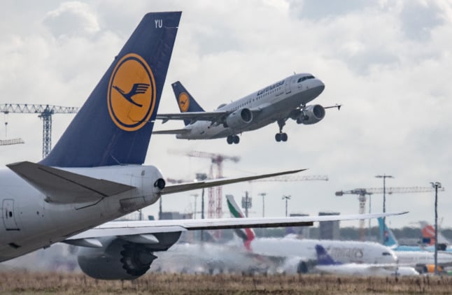 A passenger flight lands in Frankfurt Airport