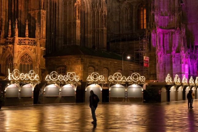 A picture shows Vienna on the first night of the nationwide lockdown in November 2021. JOE KLAMAR / AFP