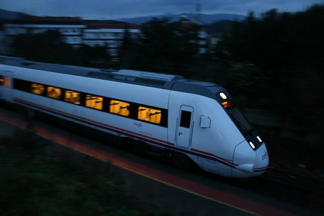 Spain to launch €15 high-speed train between Madrid and Galicia