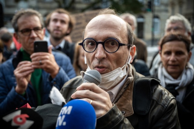 French anti-vaccine lawyer, Fabrice Di Vizio, helped lodge nearly 20,000 claims against French government ministers. 