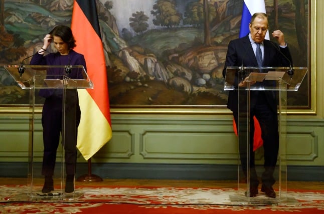 Sergei Lavrov (r), Russian Foreign Minister, and Annalena Baerbock, German Foreign Minister, attend a joint press conference after their talks in Moscow on January 18th.