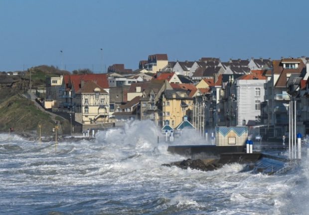 Northern France faces strong winds and huge waves on Friday, as storm Eunice begins to hit.