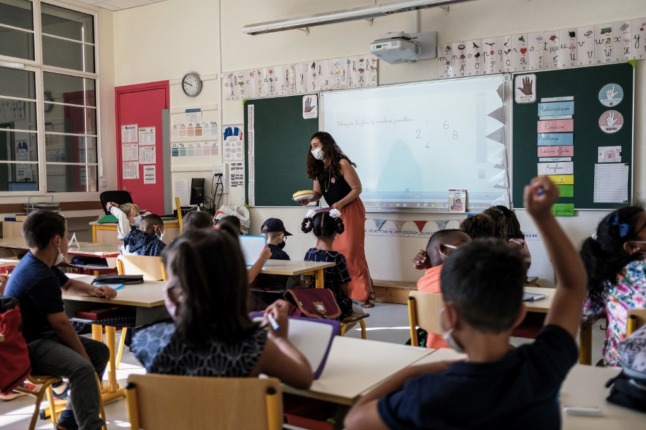 Masks, tests and sports: France to relax Covid protocol in schools