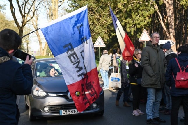 Thousands of French police on alert as 'freedom convoy' heads to Paris