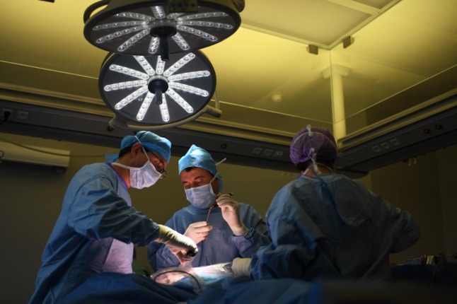 What are the different types of medical specialists called in Spanish?
