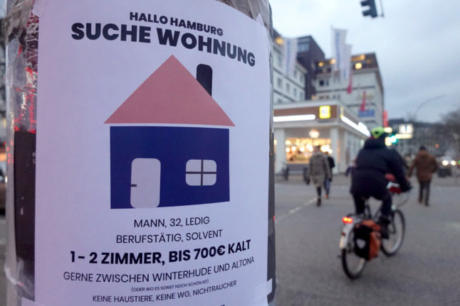 A flat searching sign in Eimsbüttel, Hamburg.