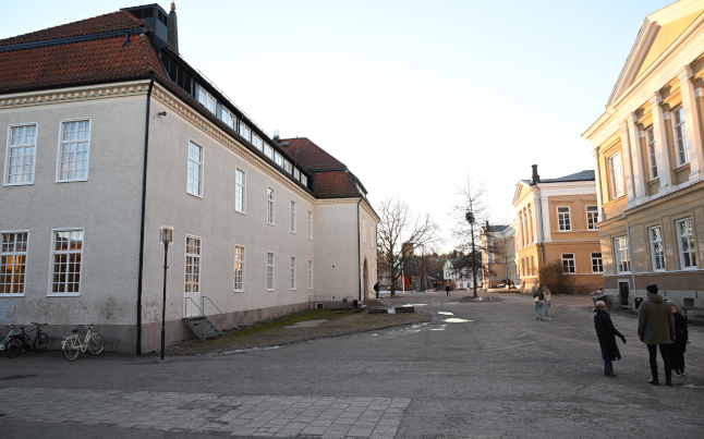 Swedish students robbed at knifepoint in classroom