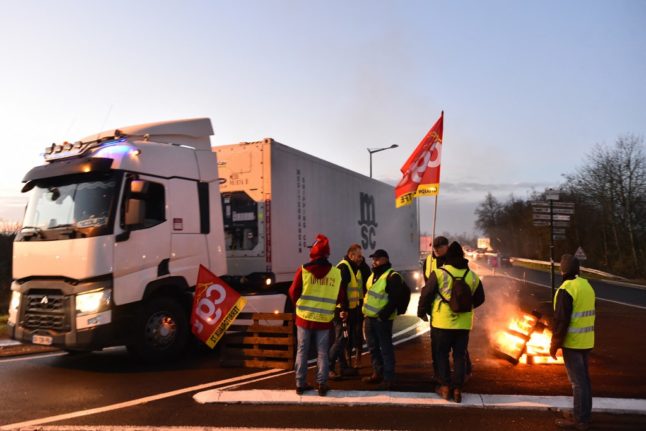 French truckers call for demos over 'insufficient' financial aid plan