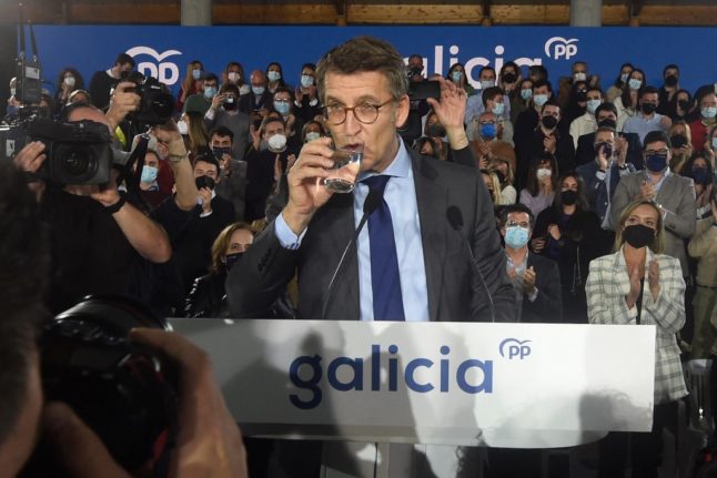 FOCUS: After crisis, Spain right-wing opposition shifts to centre