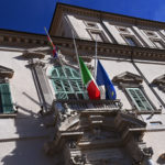 Reader question: Will my children get an Italian passport if born in Italy?