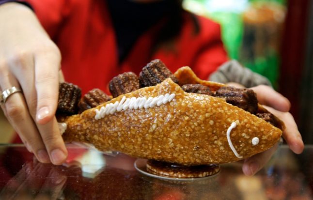 Reader question: Can you explain France's poisson d’avril tradition?