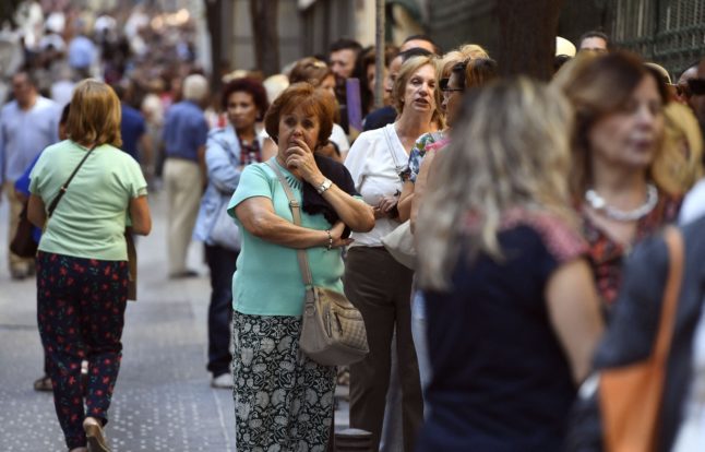 Are Spaniards really that bad at queuing?