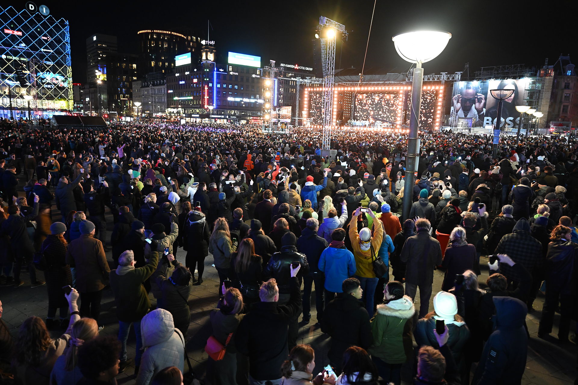 Crowds of people at Copenhagen's Rådhuspladsen for a support concert for Ukraine, 12 March 2022.