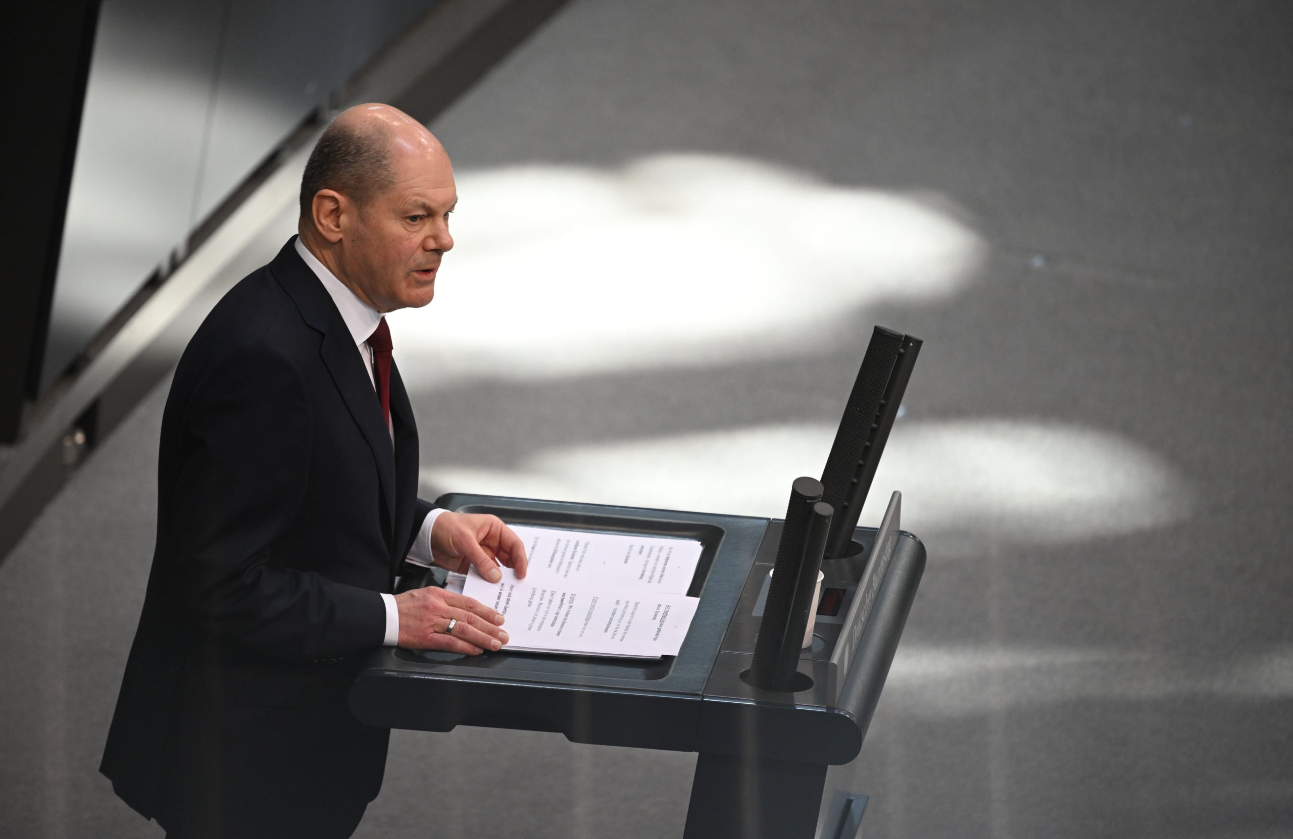 German Chancellor Olaf Scholz gives a speech in the Bundestag on February 27th.