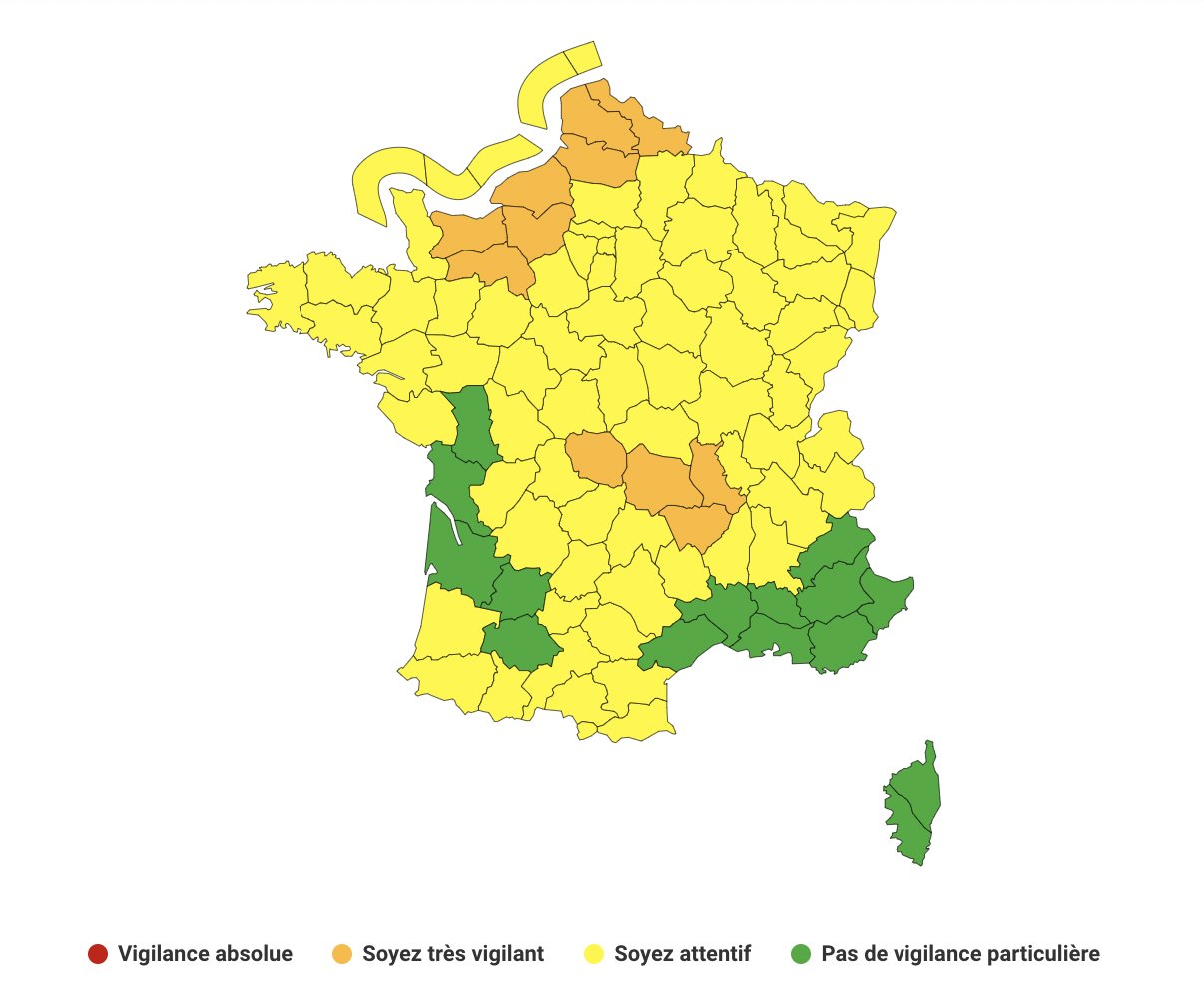11 French départements, in the north and centre of the country, have been given 'orange alerts' for bad weather.