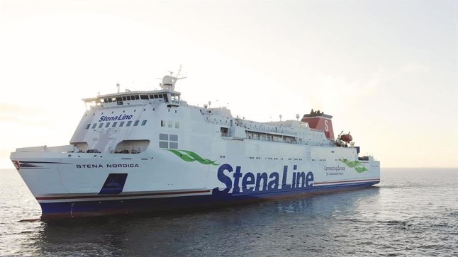 About 90 refugees arrived in Karlskrona on the ferry from Gdynia in Poland.