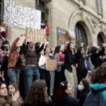Students blockade Paris schools in election protest