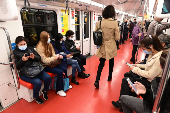 The requirement to wear a face mask on public transport in Italy has been extended until June 15th.