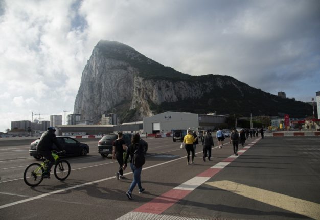 Spanish border guards step up checks on Britons in surprise Gibraltar move
