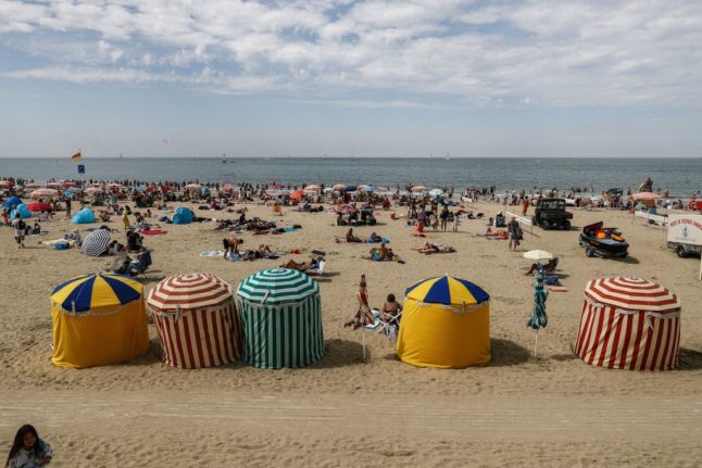 The new flags you'll see on French beaches this summer